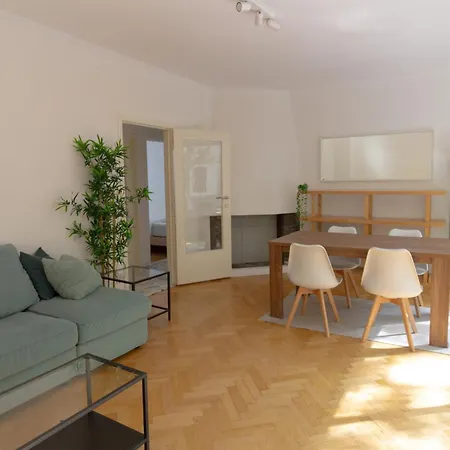 Moliere - Hue Connected Apartment